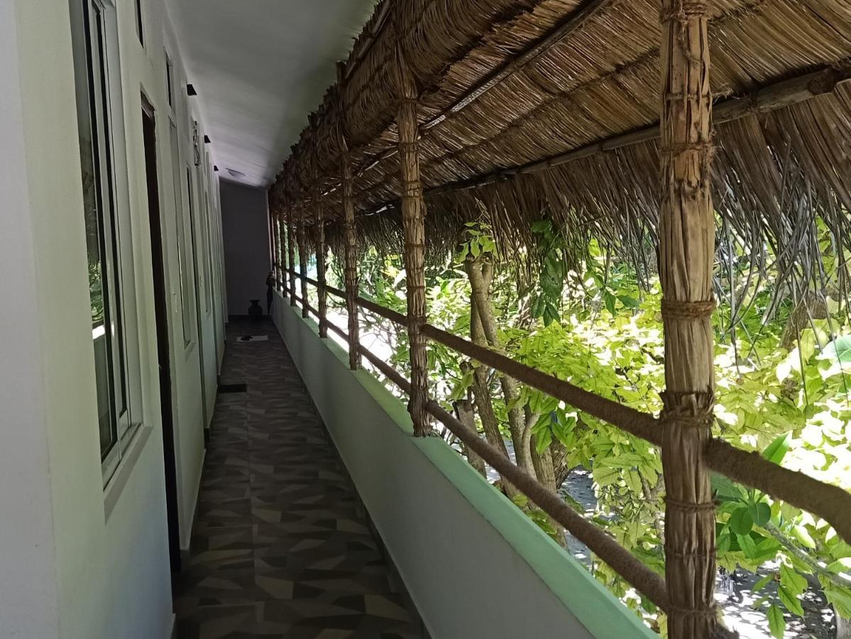 Dhangethi Inn Ngoại thất bức ảnh